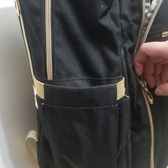 VGUC intricate laptop-friendly backpack w matching lunchbag - Picture 9 of 13